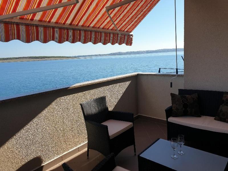 Summertime Apartmani Povljana Exteriér fotografie